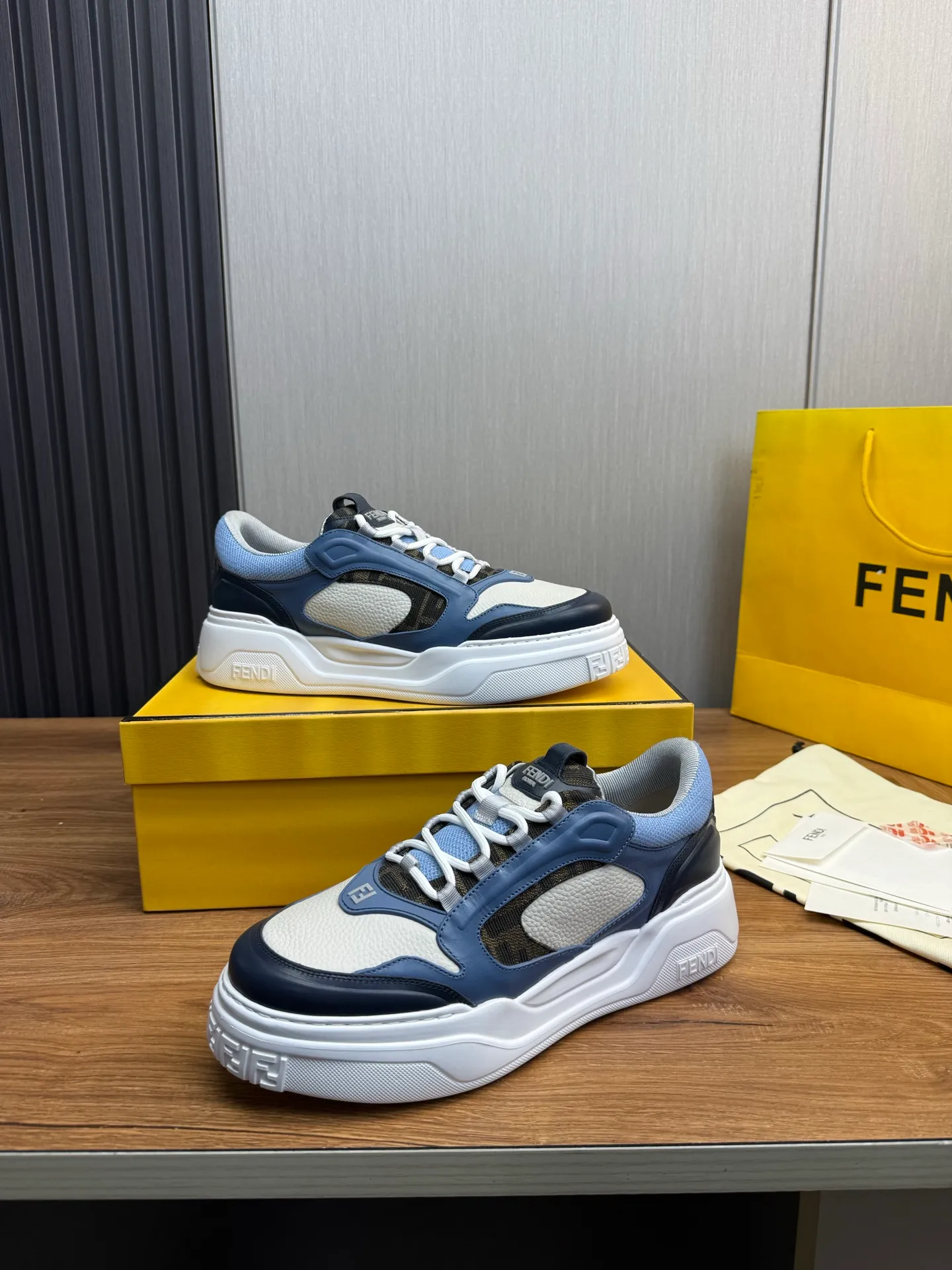 Men's shoes 💰780💰 Fendi (FENDI) men's model official website 1:1 replica ⬆️ The latest hot sale 🔥Original cowhide stitching - Comfortable mesh lining Original outsole ✅Ready stock 38-45 (38.45 non-refundable)